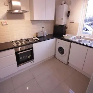 Double Near Canary Wharf 28 London
