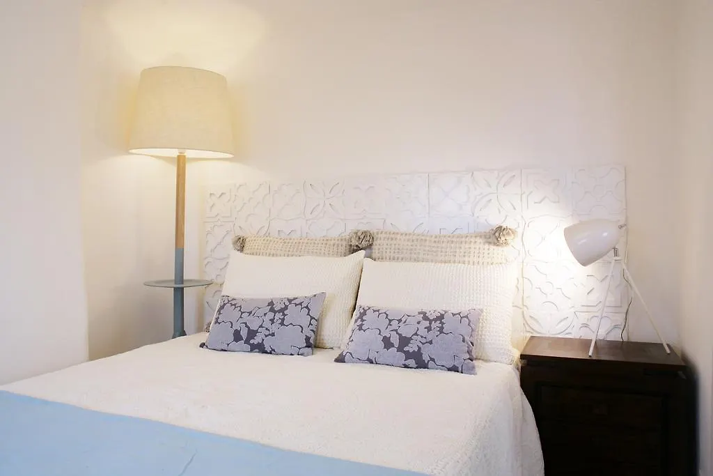 Alfama Apartment With River View Lisbon Portugal